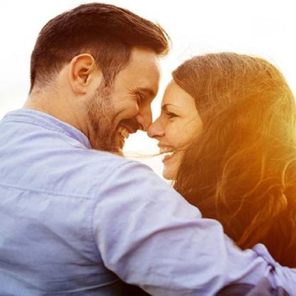WHAT TO WEAR ON A FIRST DATE: ELITE TIPS TO LOOK GOOD